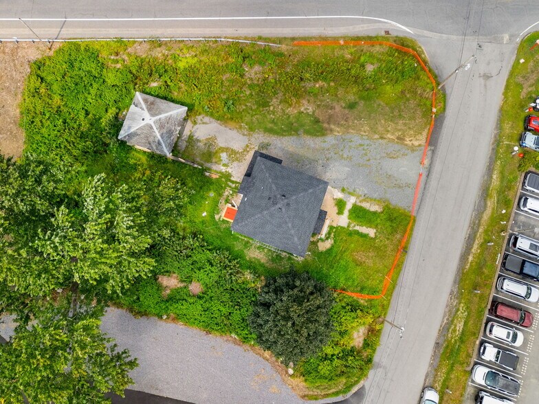 More Photos Of 3 Highland Park Ave, Hudson Specialty For Sale