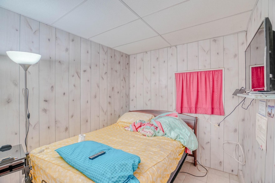 More Photos Of 12 E Wister St, Philadelphia Storefront For Sale