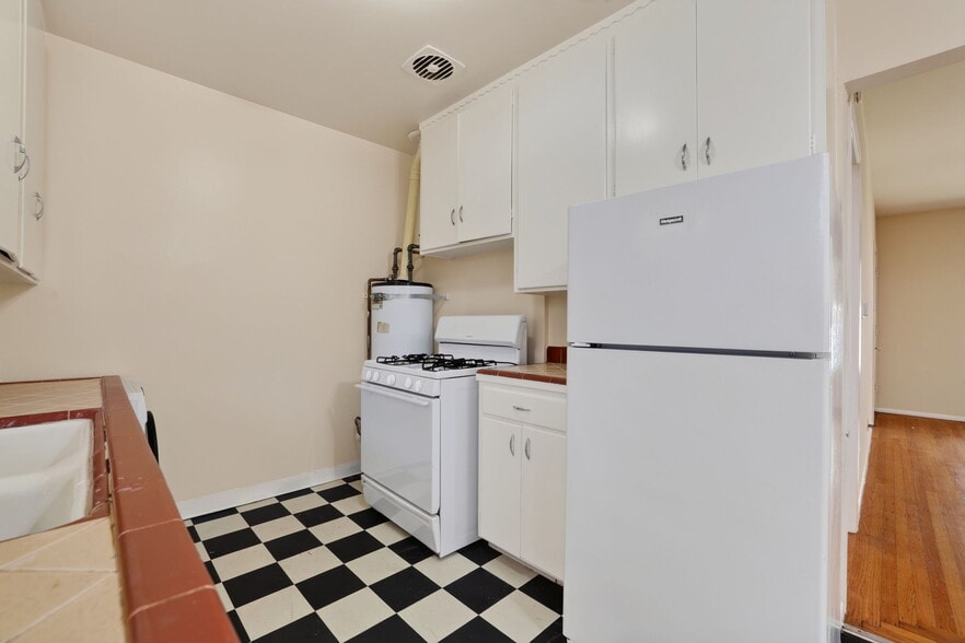 More Photos Of 2717 V St, Sacramento Multifamily For Sale