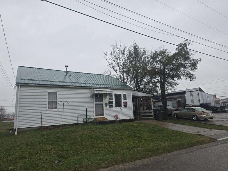 More Photos Of 21 S Locust St, Buckhannon Freestanding For Sale