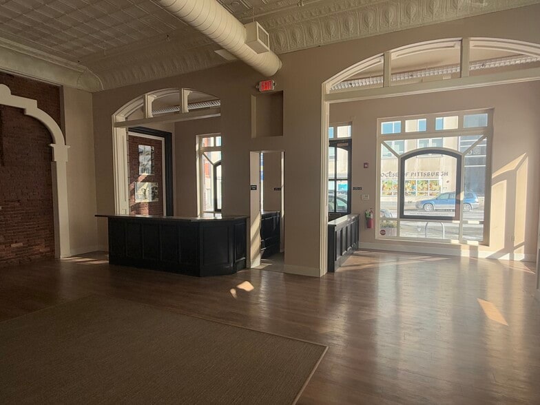 More Photos Of 120 Boulevard of the Allies, Pittsburgh Office For Sale