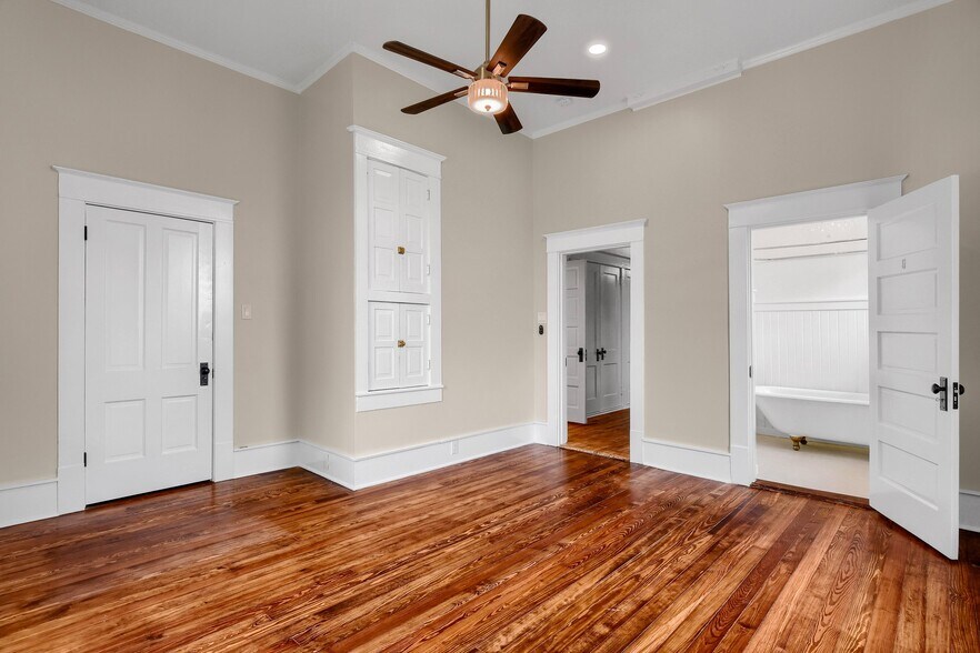 More Photos Of 511 S Travis St, Sherman Office For Sale