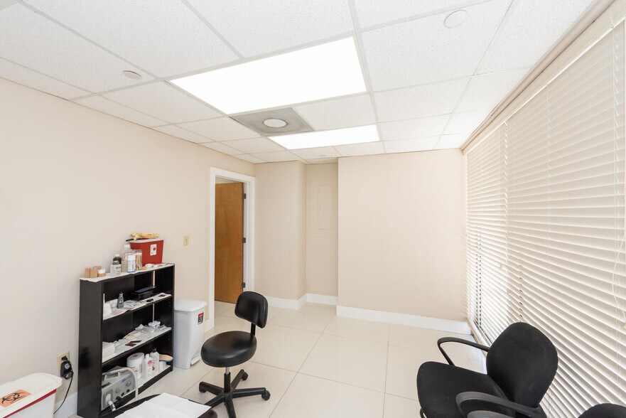 More Photos Of 2645 SW 37th Ave, Miami Medical For Lease