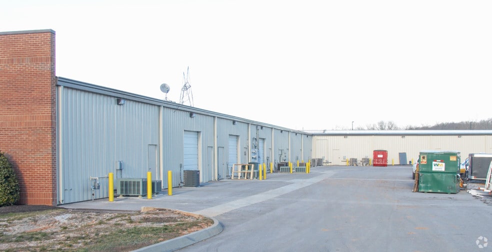 More Photos Of 501 Adesa Blvd, Lenoir City Office For Lease