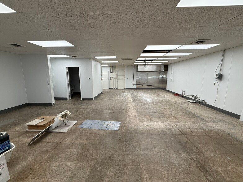 More Photos Of 829 Main St, Longmont Unknown For Lease