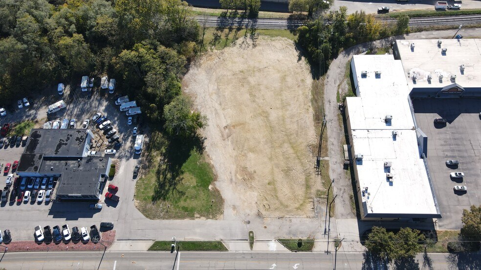 More Photos Of 507 Loveland Madeira Rd, Loveland Land For Lease