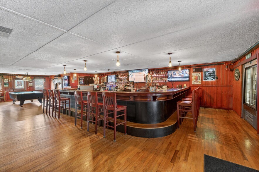 More Photos Of 1121 Route 12, Frenchtown Bar For Sale