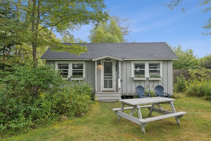 More Photos Of 201 Snowball Hill Rd, New Harbor Hotel For Sale