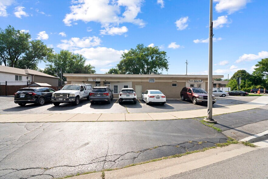 More Photos Of 10341 Southwest Hwy, Chicago Ridge Freestanding For Lease