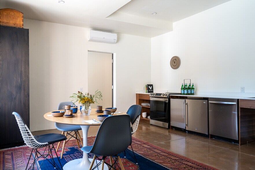 More Photos Of 310 Johnson St, Santa Fe Specialty For Sale