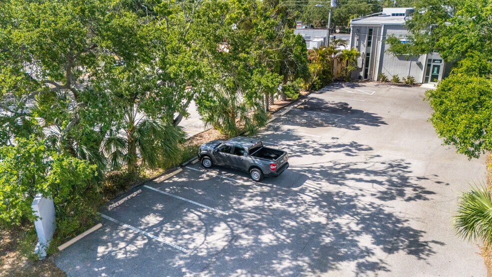 More Photos Of 5544 Central Ave, Saint Petersburg Office For Sale