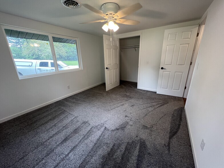 More Photos Of 2271 S Cost a Plenty Rd, Warsaw Apartments For Sale