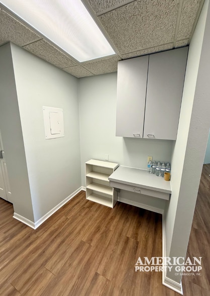 More Photos Of 1219 S East Ave, Sarasota Medical For Sale