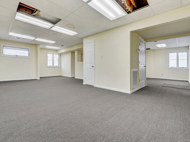 More Photos Of 1919 Deer Park Ave, Deer Park Office For Sale