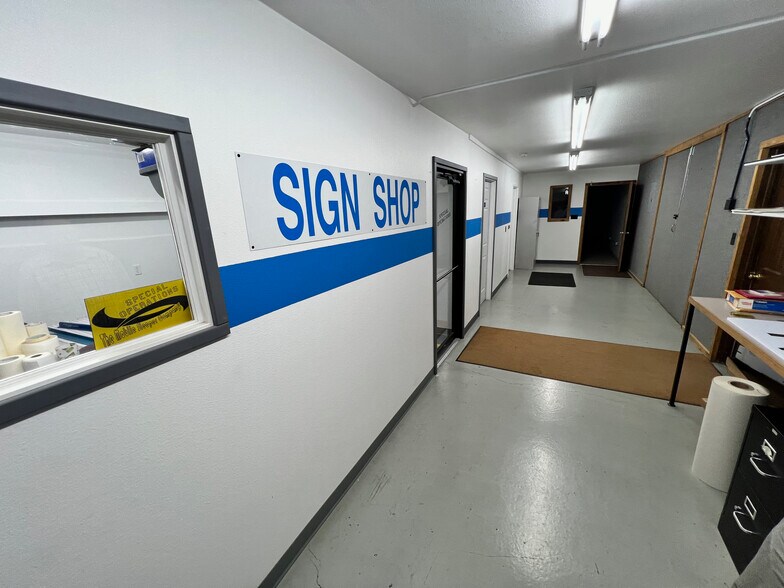 More Photos Of 1244 River View Dr, Cody Office For Lease