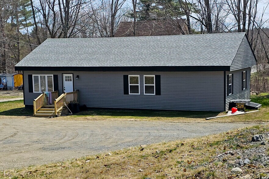More Photos Of 36 and 38 Summer St, Oakland Self Storage For Sale