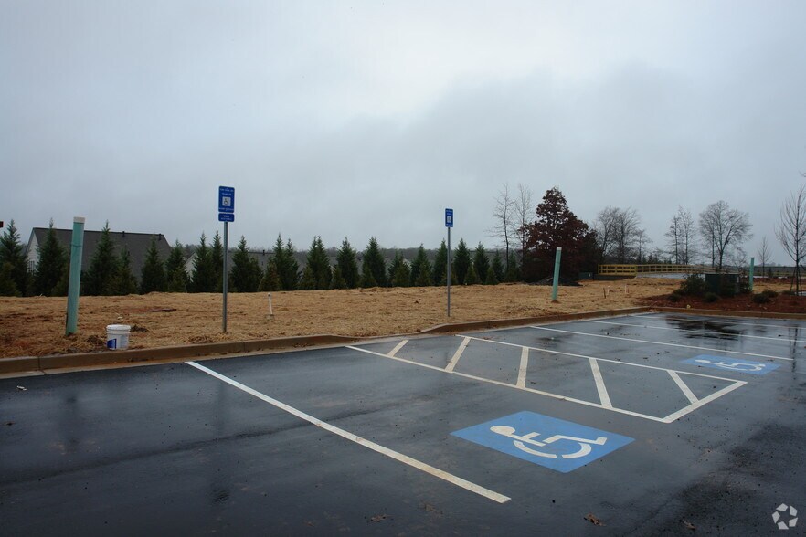 More Photos Of 1225 Peachtree Pky, Cumming Medical For Lease