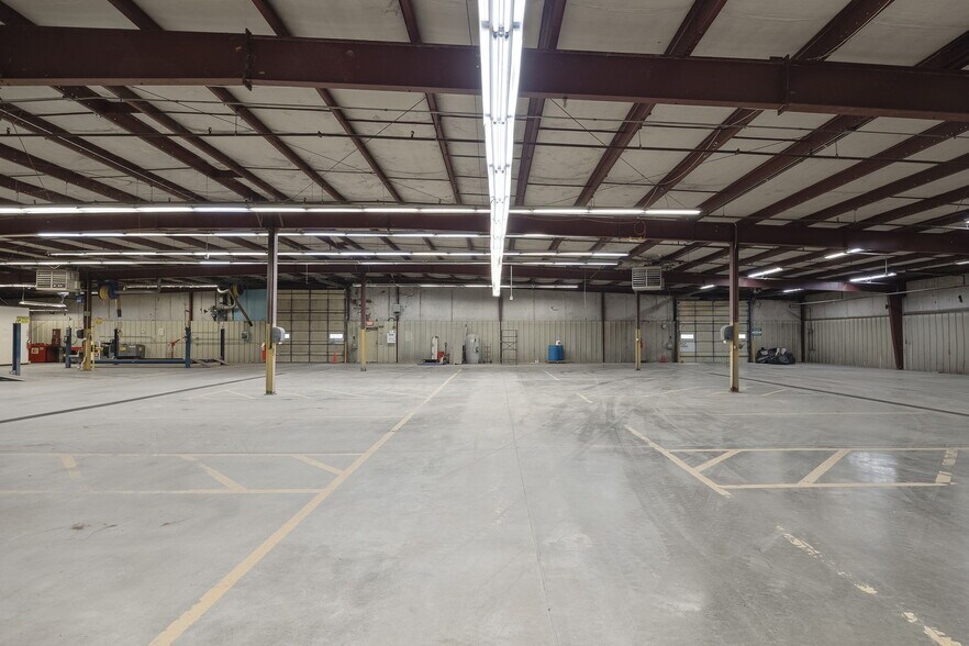 More Photos Of 4811 Easton Rd, Saint Joseph Industrial For Lease