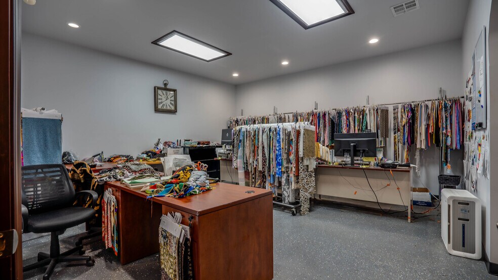 More Photos Of 3232 E Olympic Blvd, Los Angeles Warehouse For Sale
