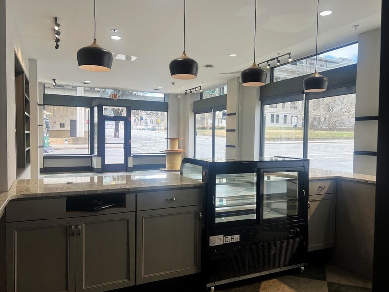 More Photos Of 131 Campbell Ave SW, Roanoke Office For Lease