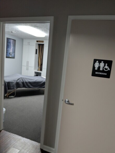 More Photos Of 12325 Scarsdale Blvd, Houston Medical For Lease