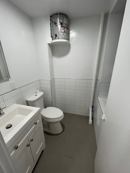 More Photos Of 325 Broome St, New York Apartments For Lease