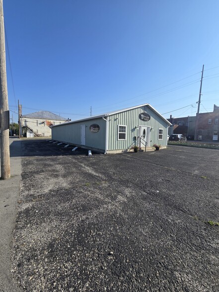 More Photos Of 1444 S A St, Elwood Freestanding For Sale