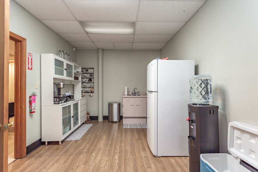 More Photos Of 5 Dover St, New Bedford Office Residential For Sale