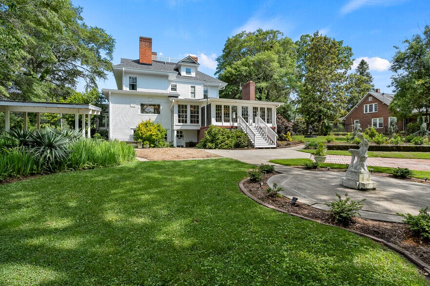 More Photos Of 207 Westminster Hwy, Westminster Specialty For Sale