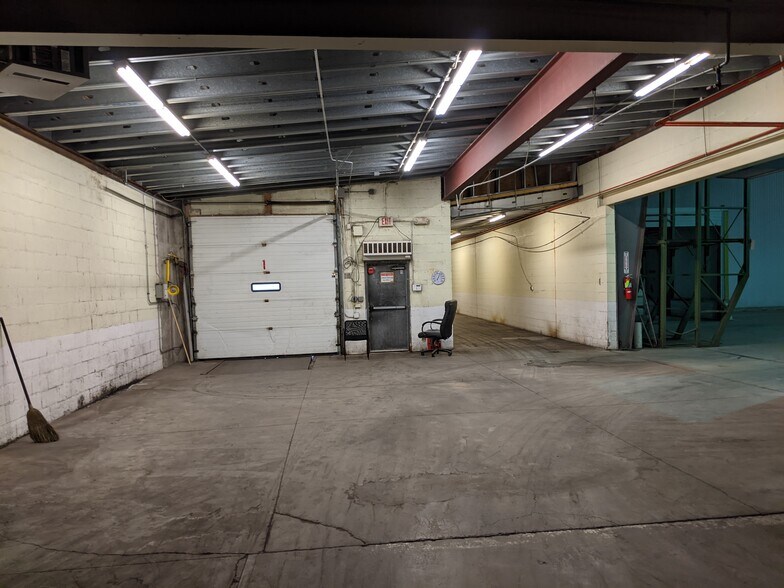 More Photos Of 18 Main St, Silver Creek Light Manufacturing For Lease