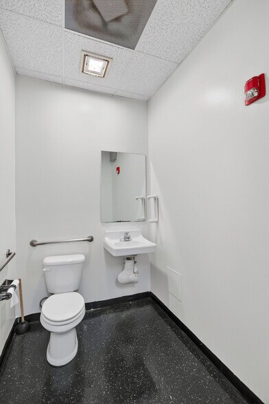 More Photos Of 3910 Princess Place Dr, Wilmington Daycare Center For Lease