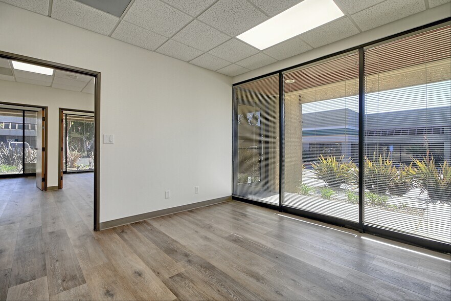 More Photos Of 4564 Telephone Rd, Ventura Warehouse For Lease