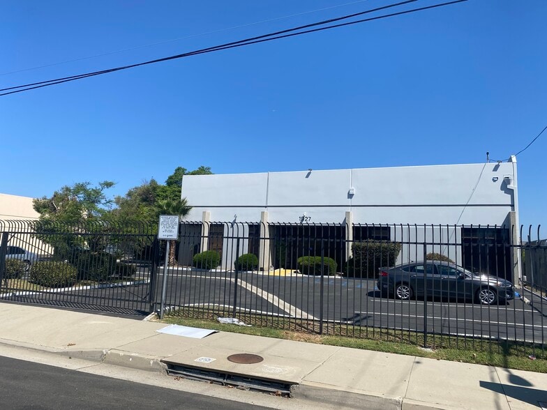 More Photos Of 1927 W 139th St, Gardena Industrial For Lease