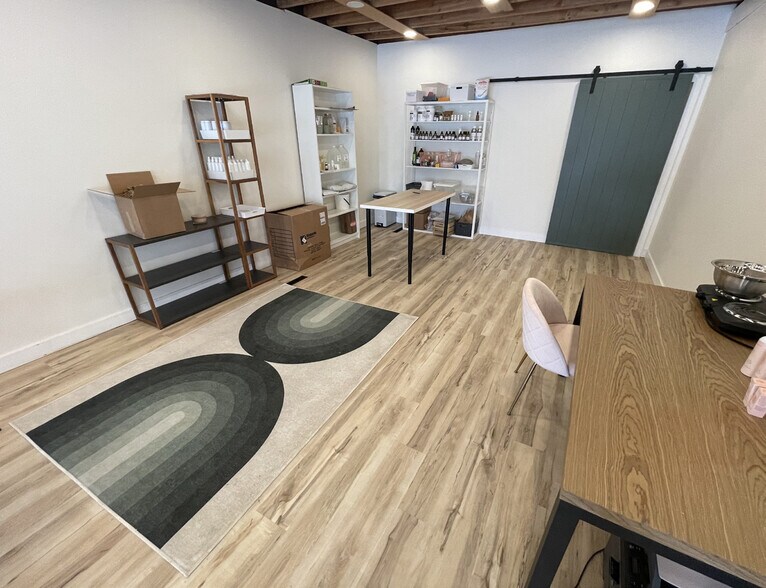 More Photos Of 3411 Roblin Blvd, Winnipeg Freestanding For Sale