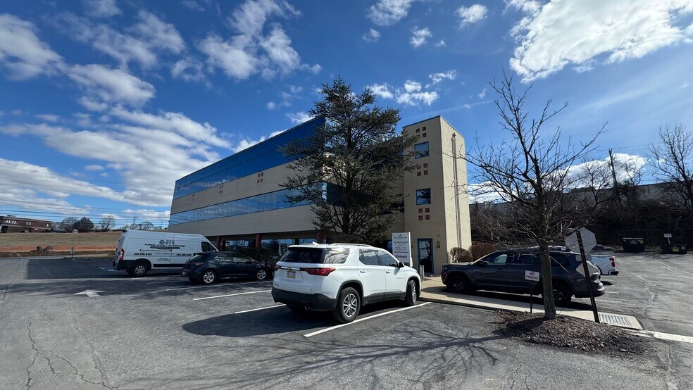 More Photos Of 400 S Greenwood Ave, Easton Office For Sale