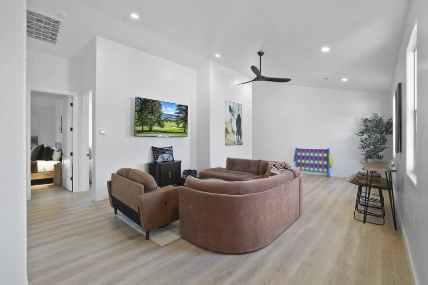 More Photos Of 4346 W Canterbury Rd, Hurricane Multifamily For Sale