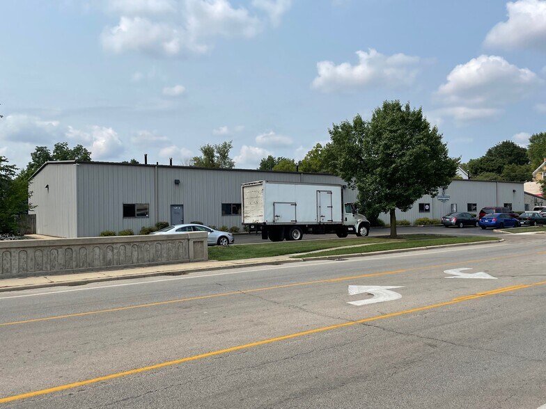 More Photos Of 765 Villa St, Elgin Warehouse For Sale