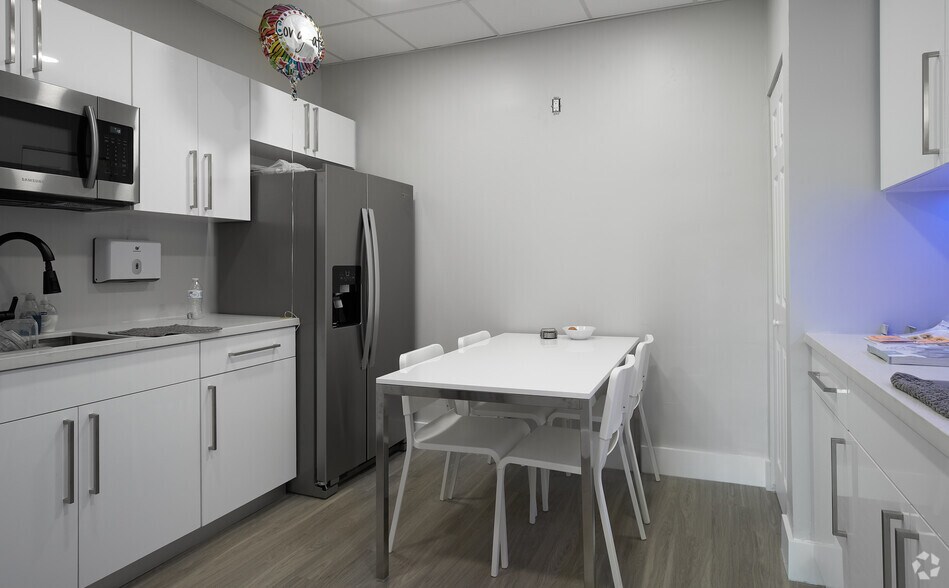 More Photos Of 1865 N Corporate Lakes Blvd, Weston Medical For Lease