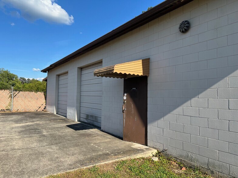 More Photos Of 5918 Coca Cola Blvd, Columbus Warehouse For Lease