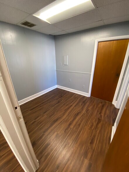 More Photos Of 3081-3089 Old Washington Rd, Waldorf General Retail For Lease