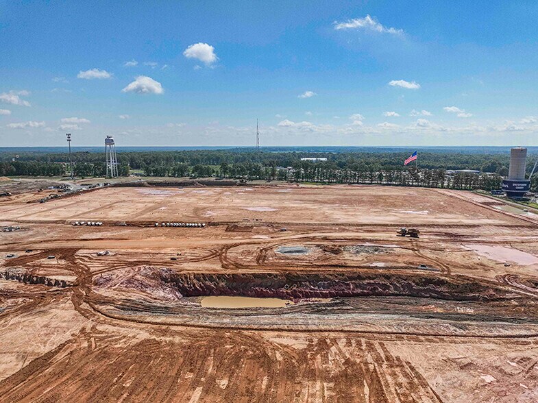 More Photos Of 6221 Patriot Hwy, Woodford Distribution For Lease