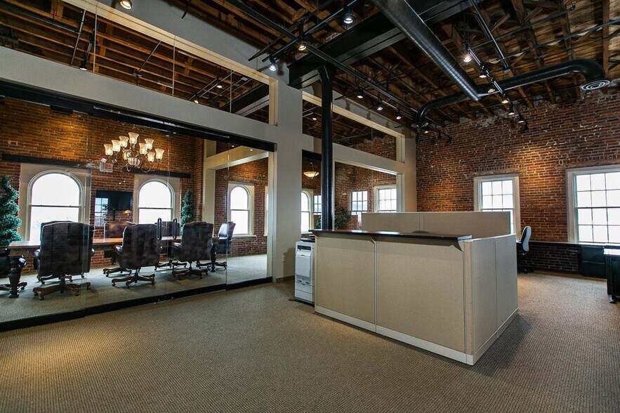 More Photos Of 600 Star Brewery Dr, Dubuque Office For Lease