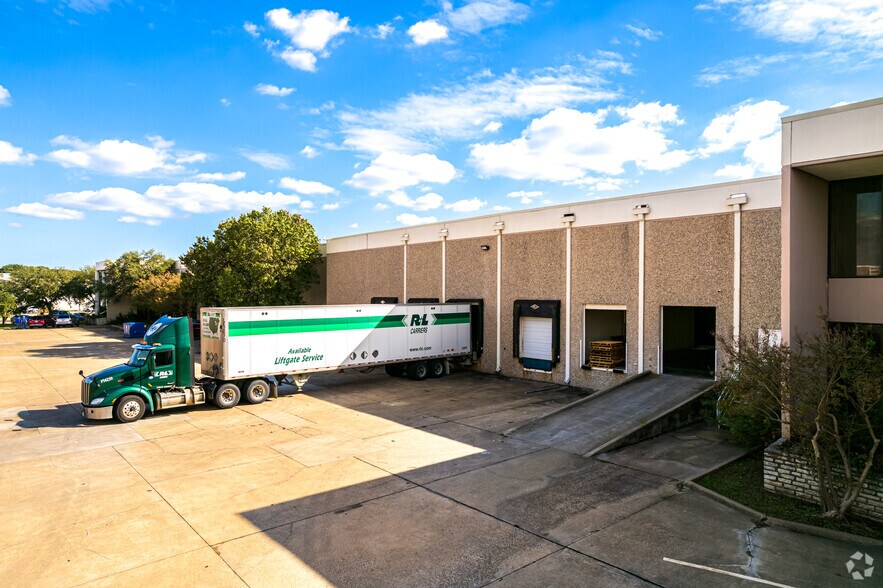 More Photos Of 1421 Patton Pl, Carrollton Distribution For Lease