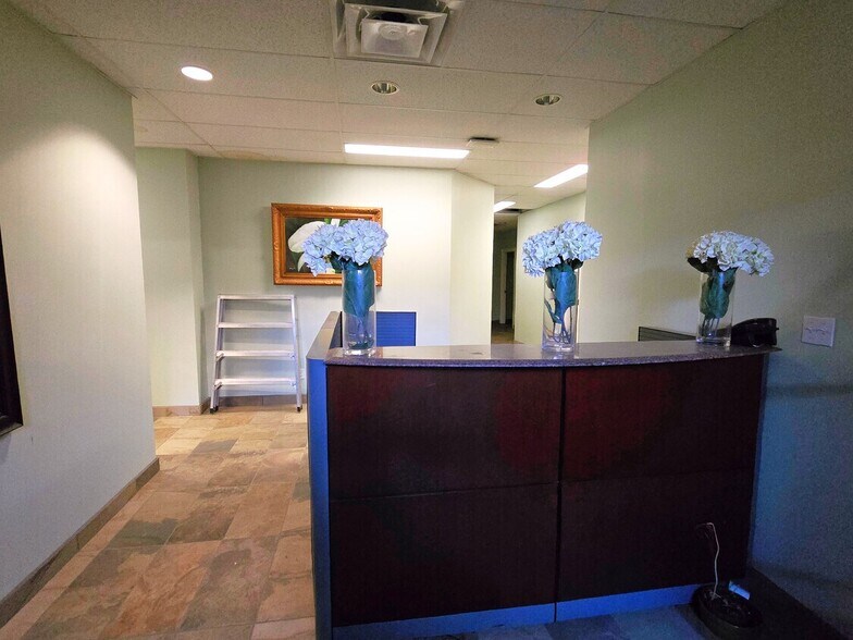 More Photos Of 10351 92 St NW, Edmonton Office For Sale