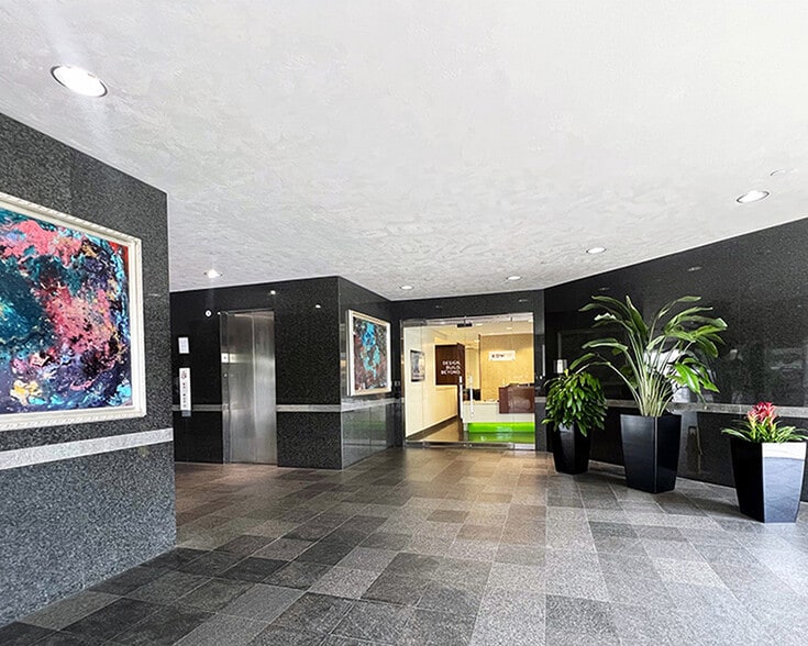 More Photos Of 5858 Westheimer Rd, Houston Office For Lease