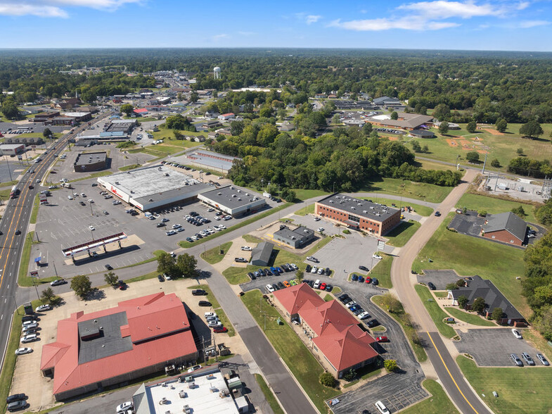 More Photos Of 67 Lakeview Dr, Paducah Office For Lease