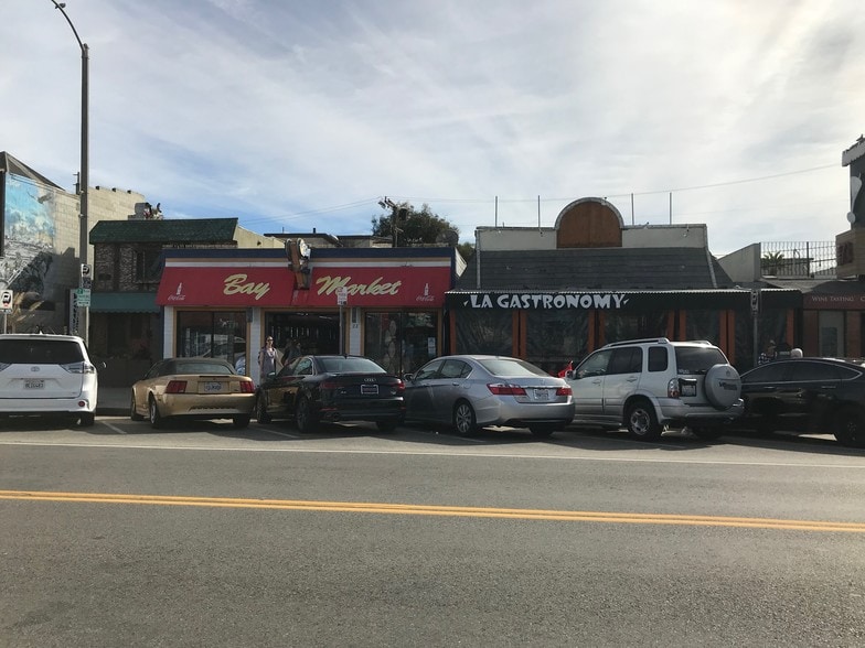 Primary Photo Of 22 Washington Blvd, Venice Restaurant For Lease