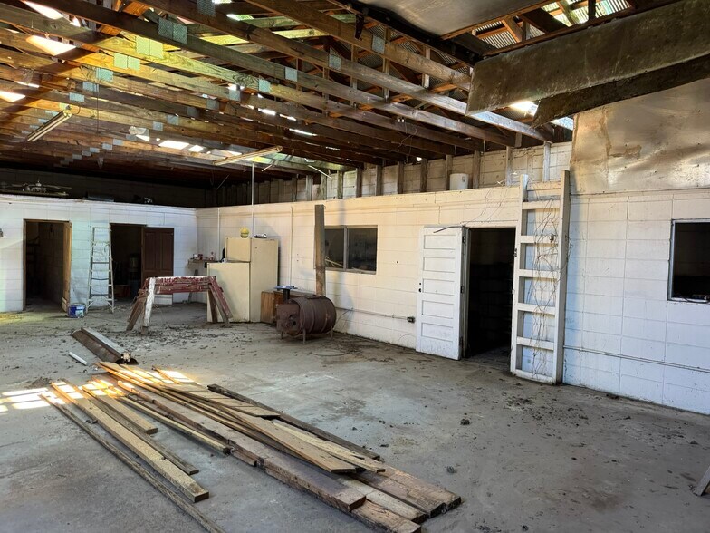 More Photos Of 183 Main St, Toomsboro Auto Repair For Sale