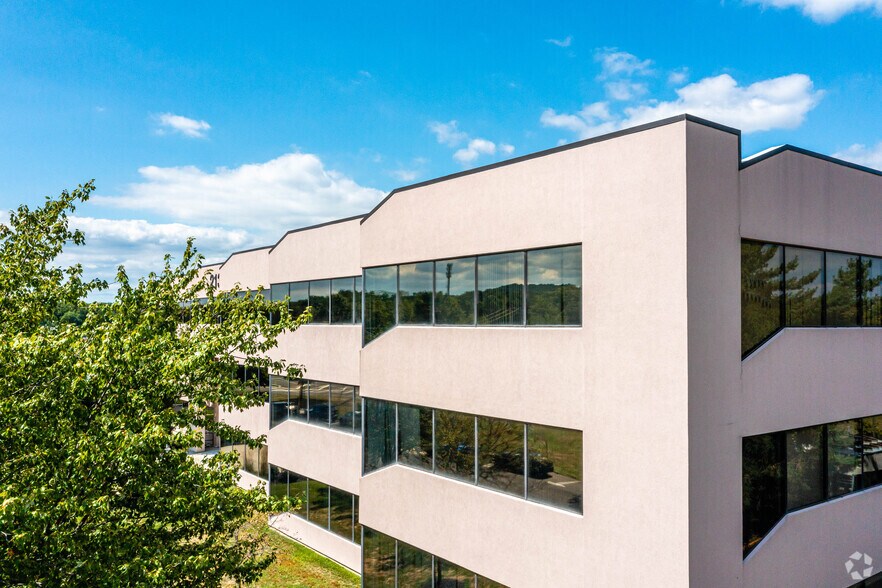 More Photos Of 2137 State Route 35, Holmdel Unknown For Lease