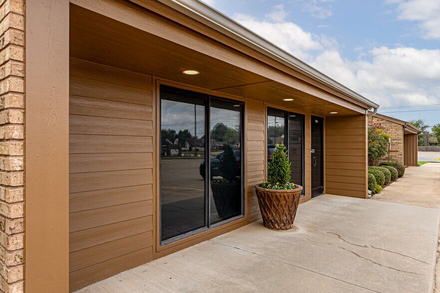 More Photos Of 1530 SW 89th St, Oklahoma City Office For Sale